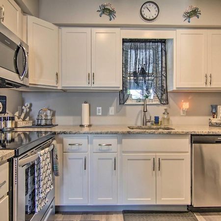 Airy Ocean City Condo On Canal Front With Deck! Exteriör bild