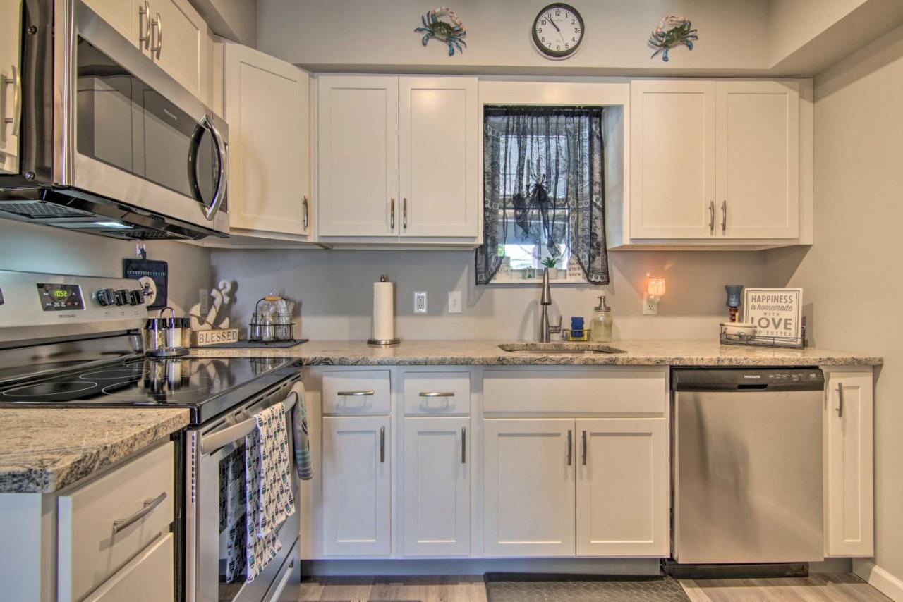 Airy Ocean City Condo On Canal Front With Deck! Exteriör bild