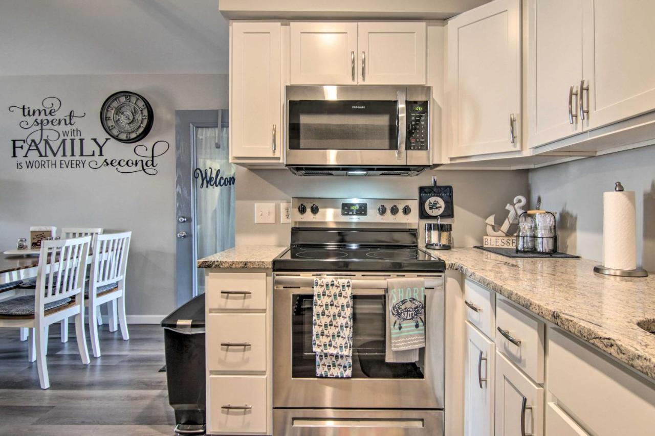 Airy Ocean City Condo On Canal Front With Deck! Exteriör bild