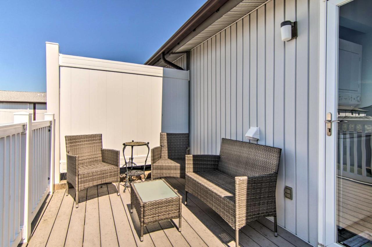 Airy Ocean City Condo On Canal Front With Deck! Exteriör bild