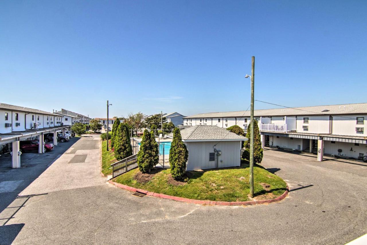 Airy Ocean City Condo On Canal Front With Deck! Exteriör bild